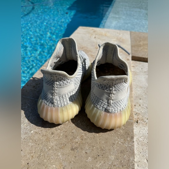 YEEZY BOOST 350 V2 LUNDMARK REFLECTIVE SIZE 6 - Picture 5 of 5